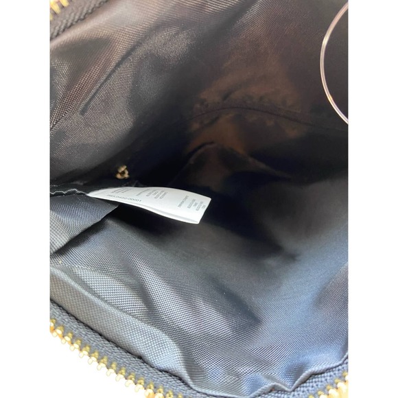 Show Your Team Pride: Women's NCAA Washington Fold-over Tote Bag Purse - Picture 5 of 7